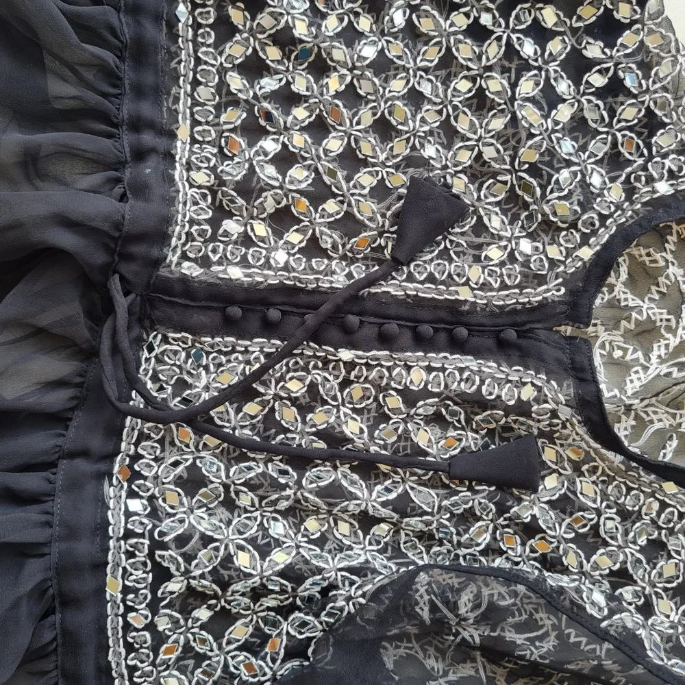 Size- M, Chikankari black embroidered chiffon top - Picture 4 of 4